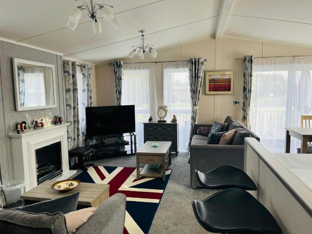 Ashworth Lodge With Hot Tub Barmby on the Moor Стая снимка